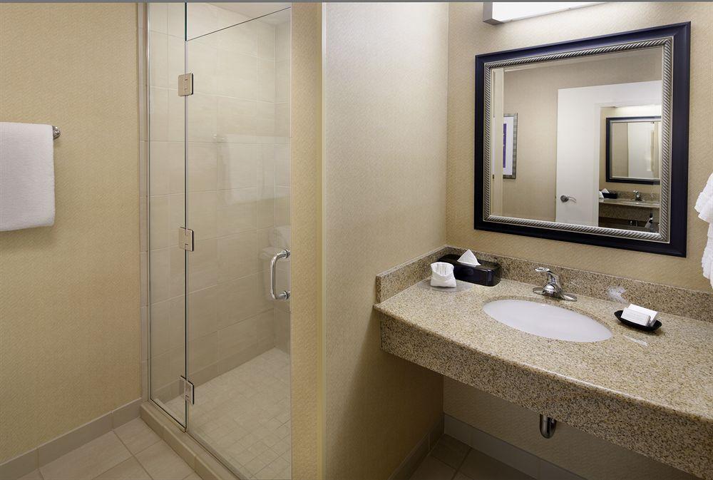 Courtyard Pittsburgh 3* Greensburg