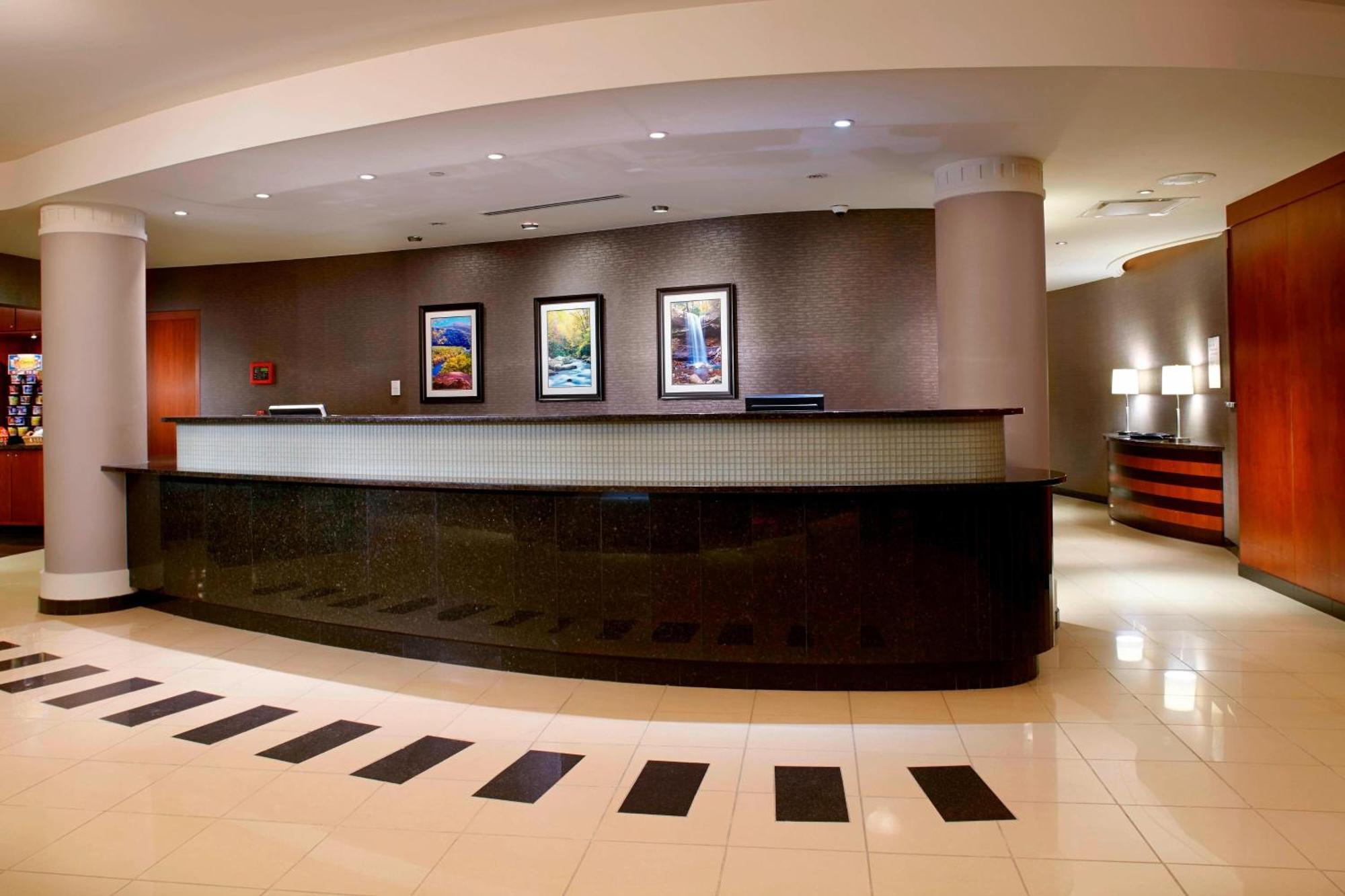 Courtyard Pittsburgh 3*