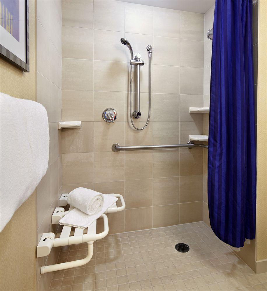 Courtyard Pittsburgh 3*